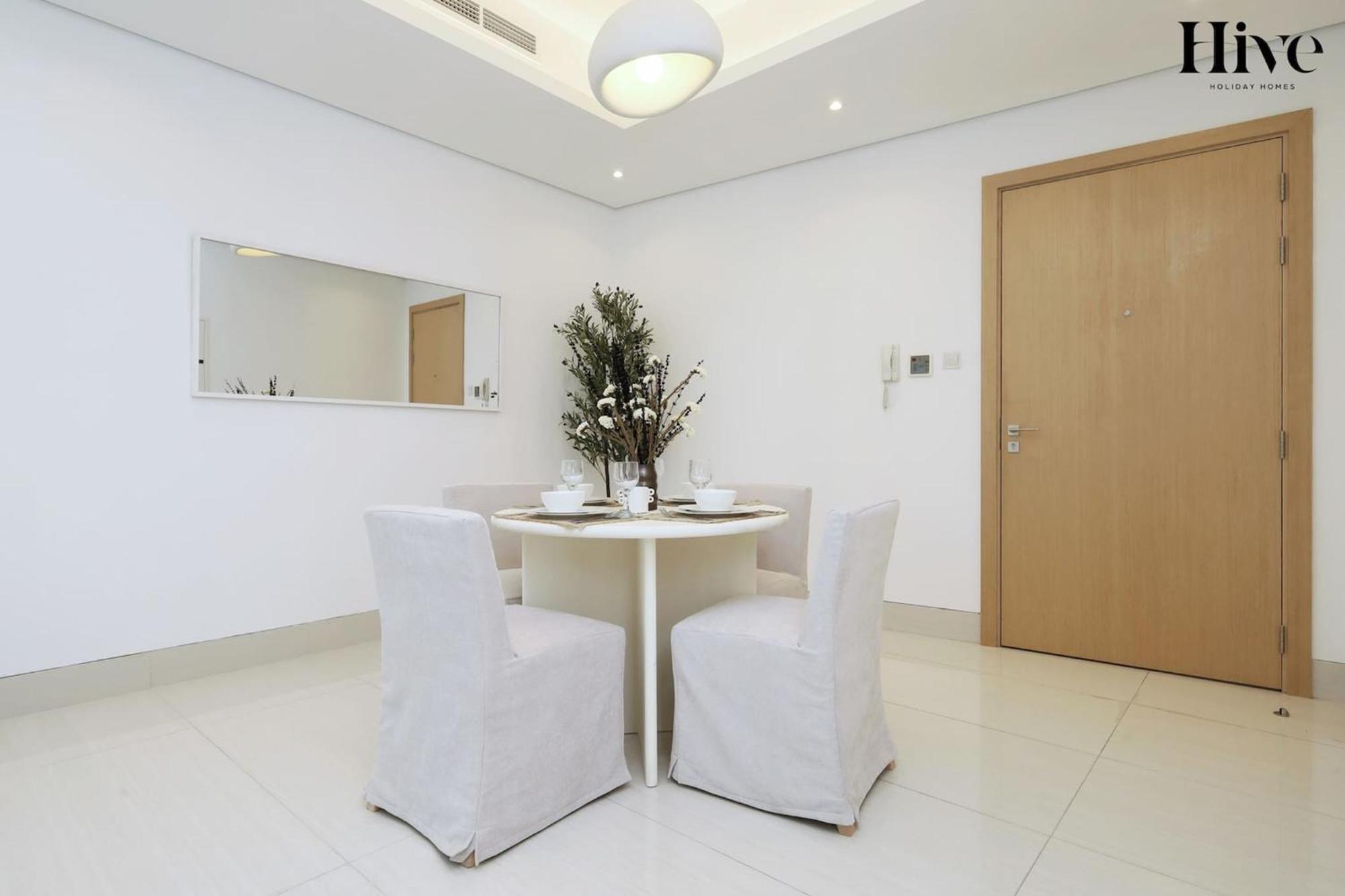 Apartment Modern 1 Bed In Al Warqa *