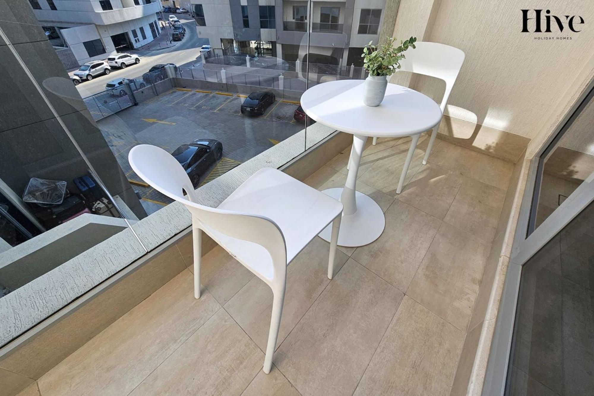 Modern 1 Bed In Al Warqa Apartment