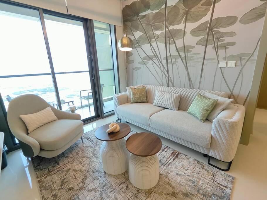 Upgraded Downtown 2 Bd Apartment Dubai