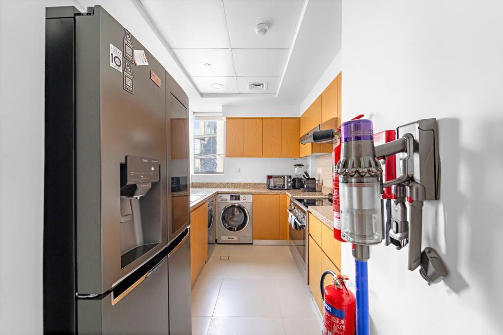 Modern 2br Flat In Bellevue Tower Walk To Mall * Dubai