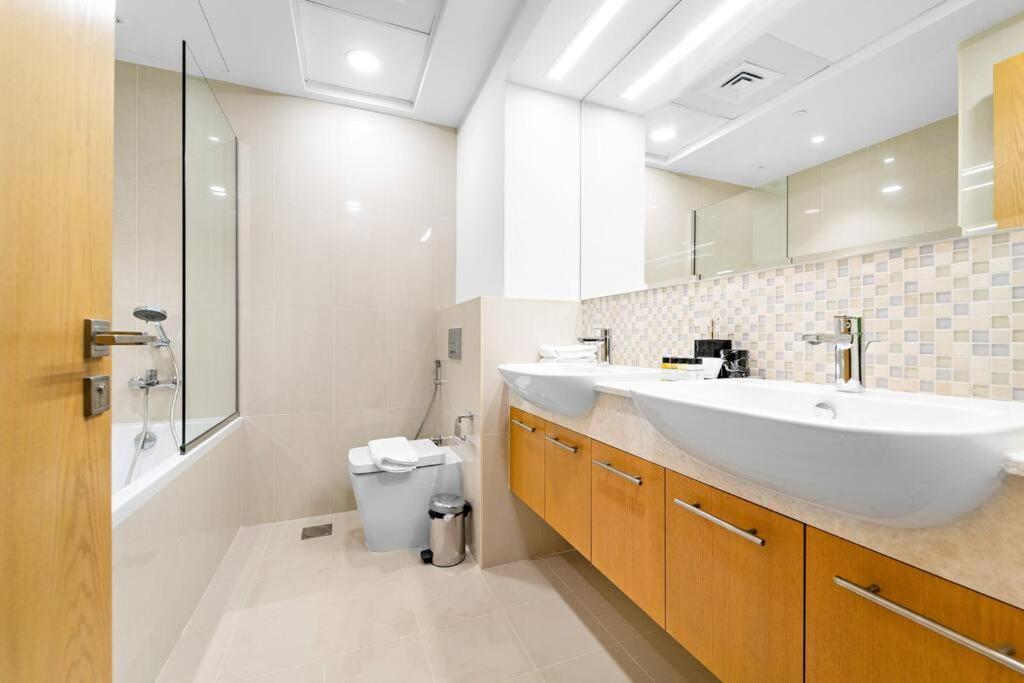 Modern 2br Flat In Bellevue Tower Walk To Mall *