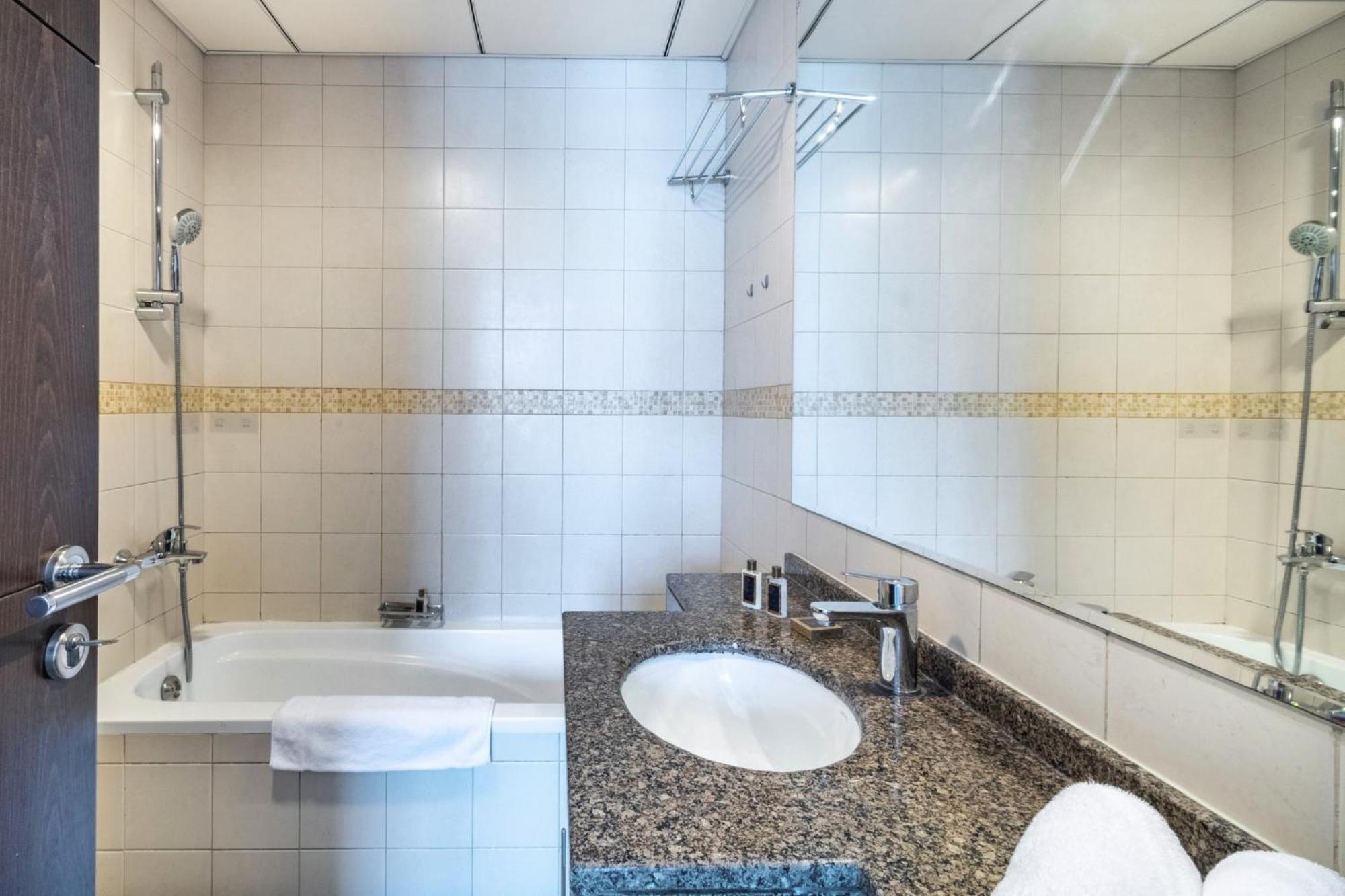 Apartment Dream - Peaceful 1br With Marina View *