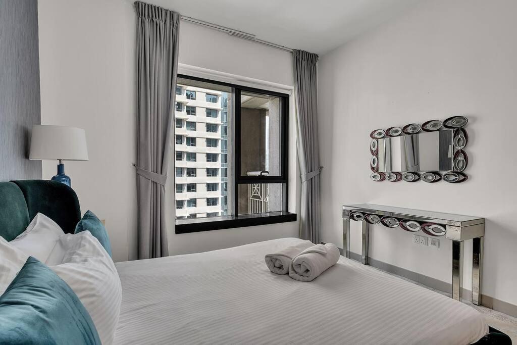 Bellavista 1 Bedroom Full Burj Khalifa View 29 Boulevard Downtown Dubai