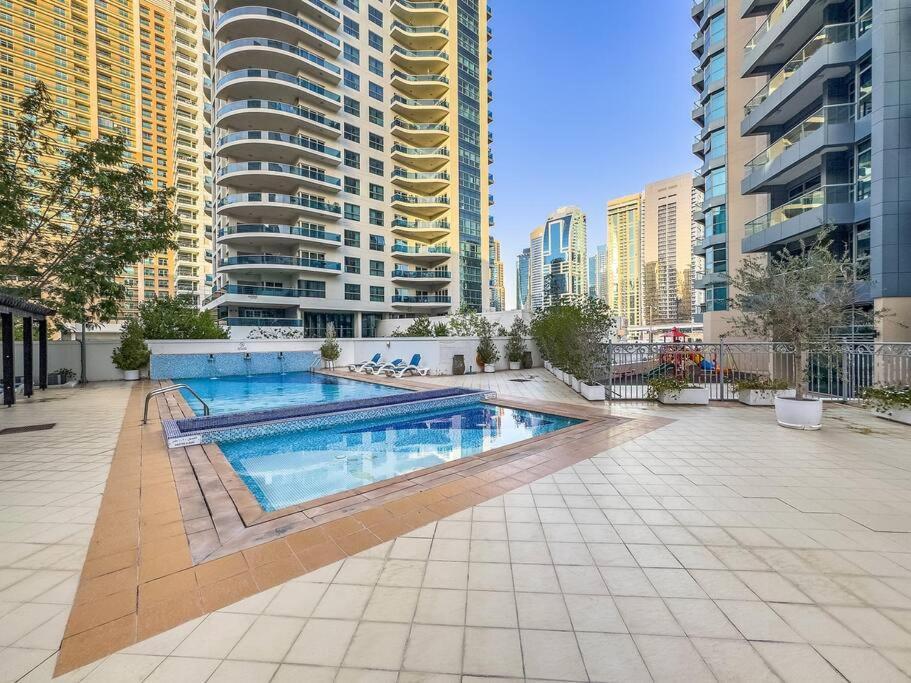 Apartment First Class 4br Great Views Over Marina Dubai