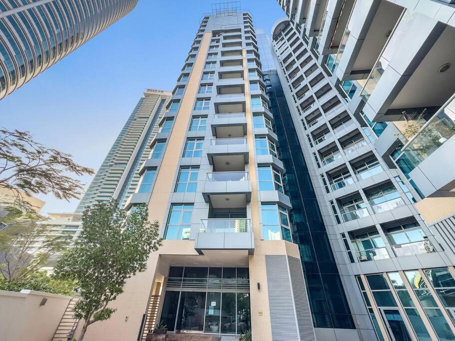 First Class 4br Great Views Over Marina Apartment Dubai