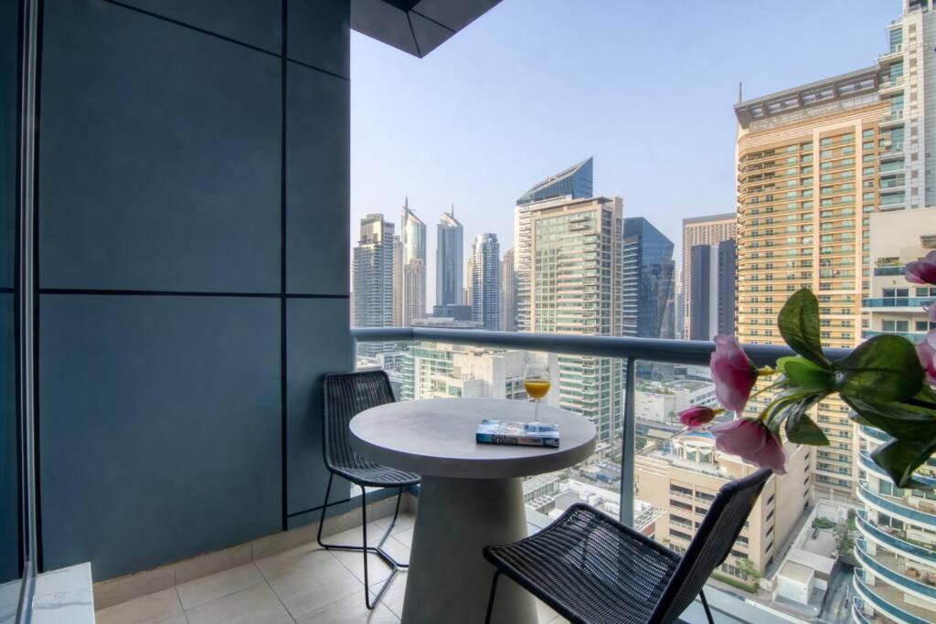 Apartment First Class 4br Great Views Over Marina
