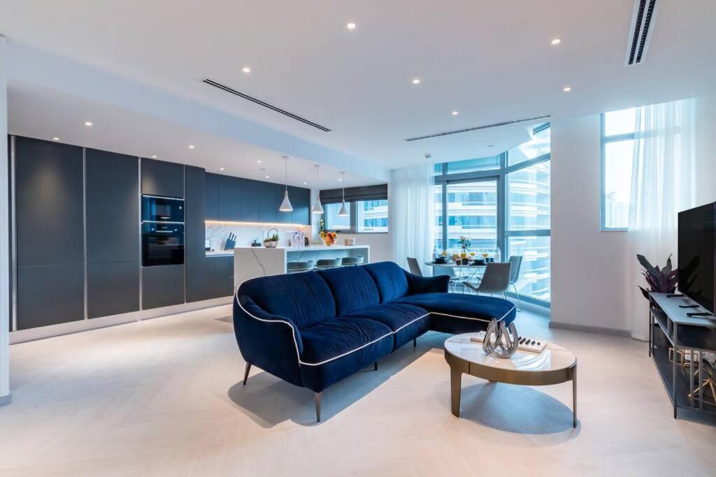 First Class 4br Great Views Over Marina Apartment Dubai