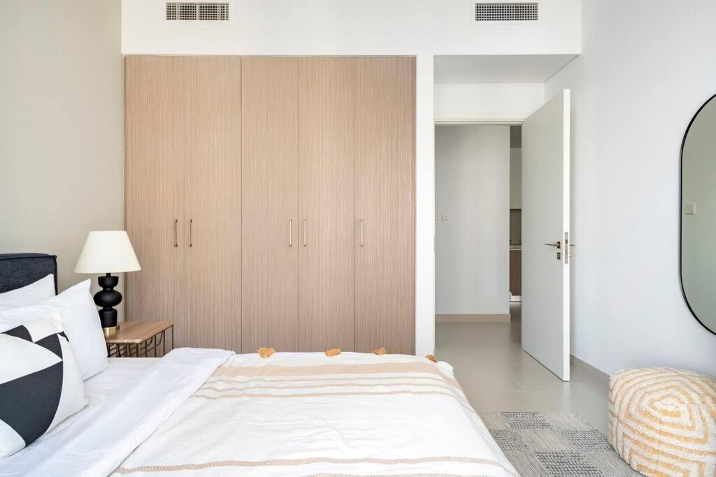 Luxury 1 Bedroom - Creek Harbour Apartment *