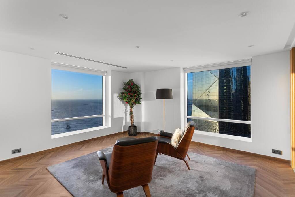 Apartment First Class 3br Wheel & Access Dubai