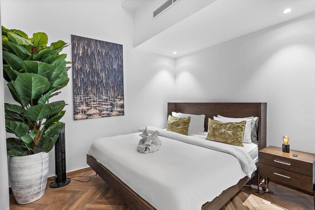 First Class 3br Wheel & Access Apartment