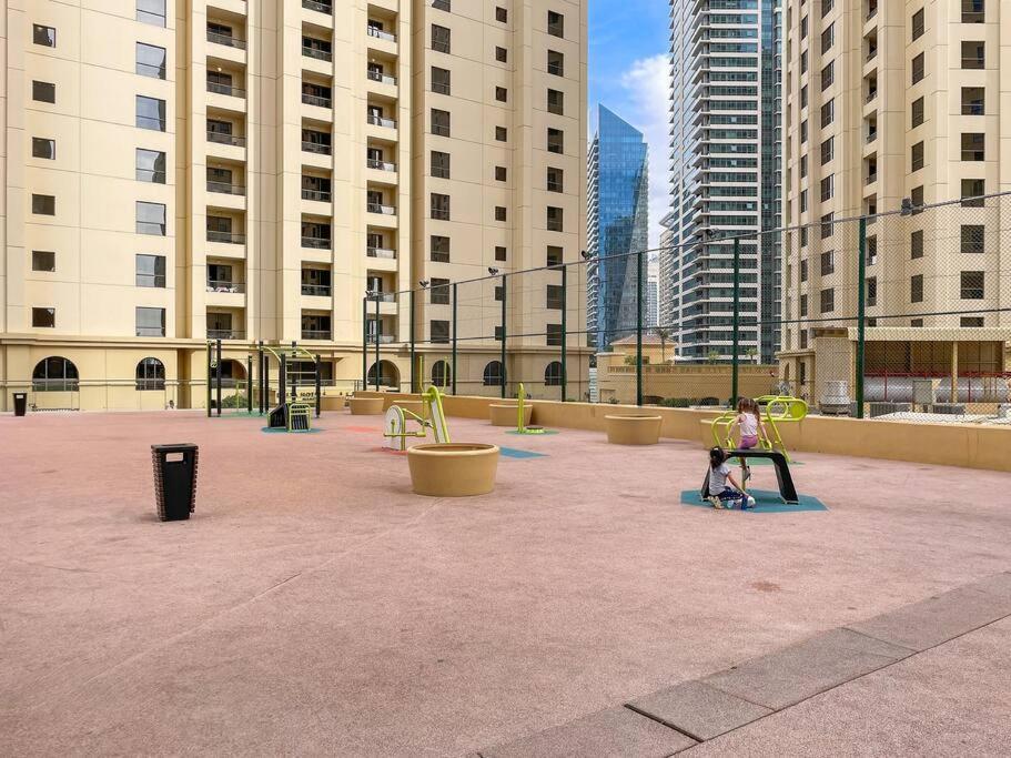 Apartment First Class 3br Wheel & Access *