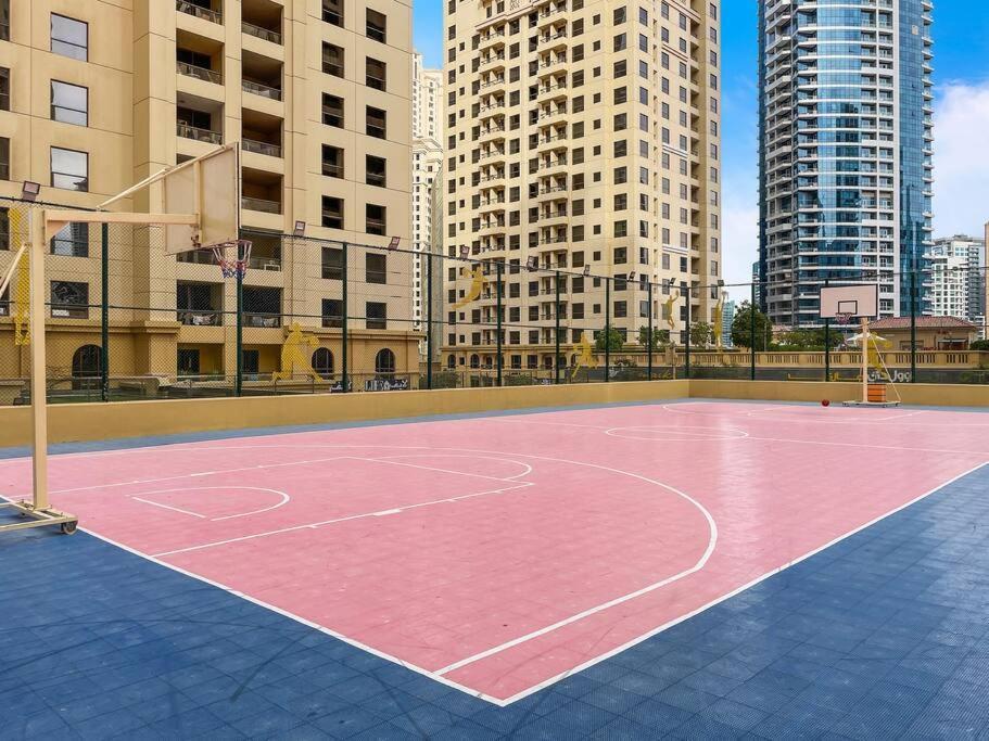 First Class 3br Wheel & Access Apartment Dubai