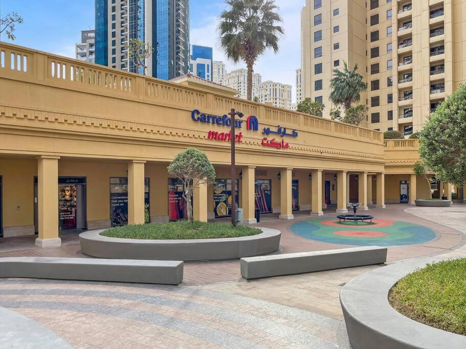 Apartment First Class 3br Wheel & Access Dubai