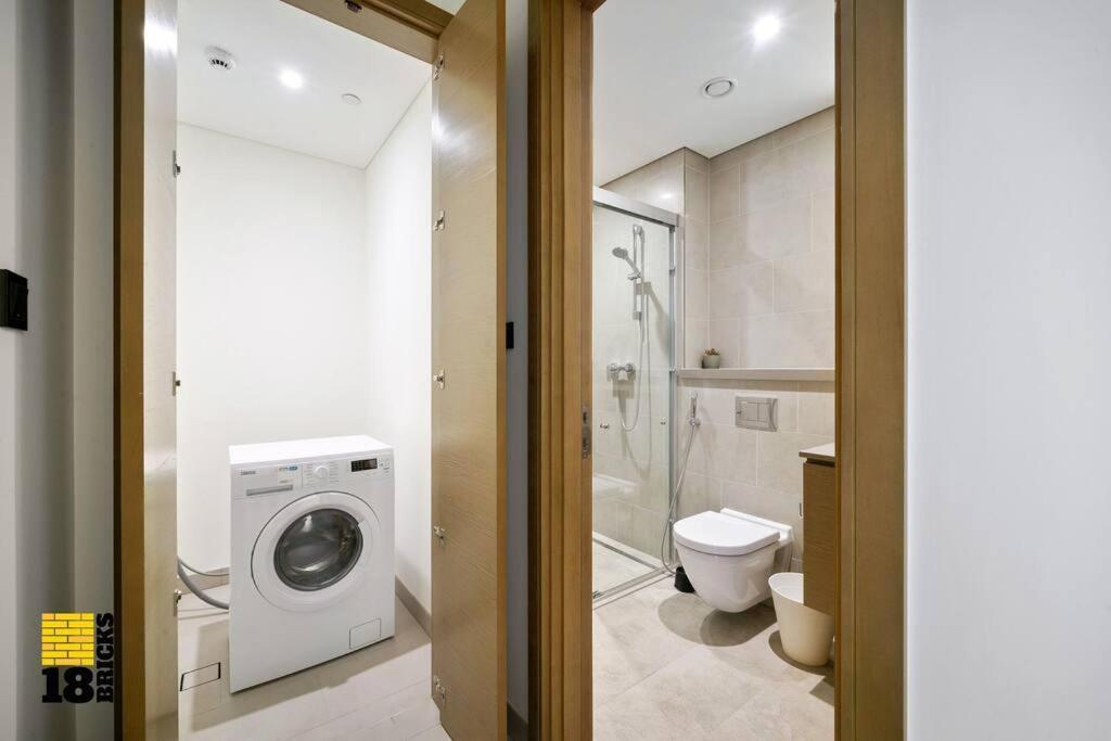 Apartment Spacious And Comfort At Sobha Waves Dubai