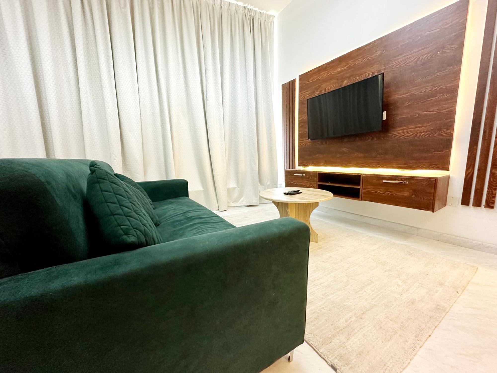Zenith Smart - Zenith Tower A2 * Dubai