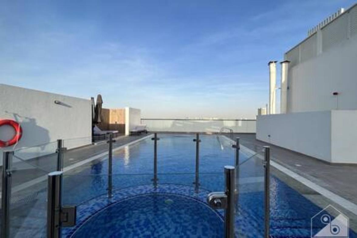 Cozy Spacious With Balcony Apartment *