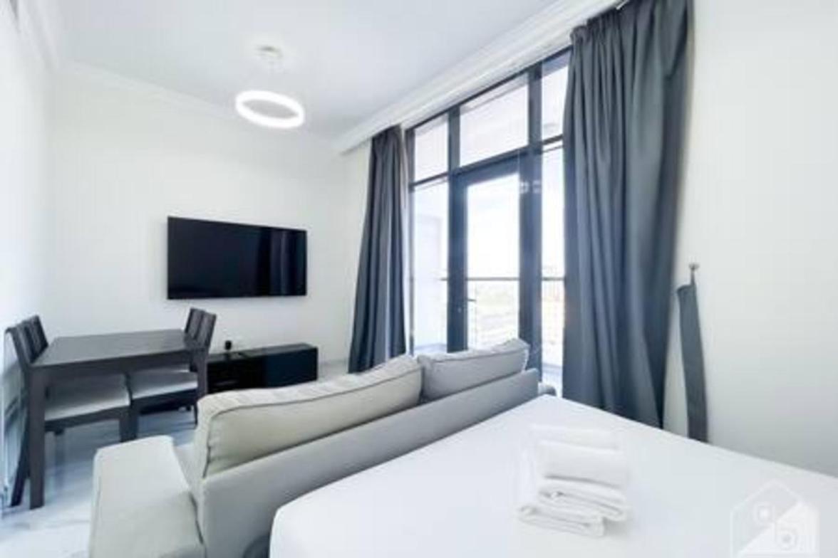 Apartment Cozy Spacious With Balcony *