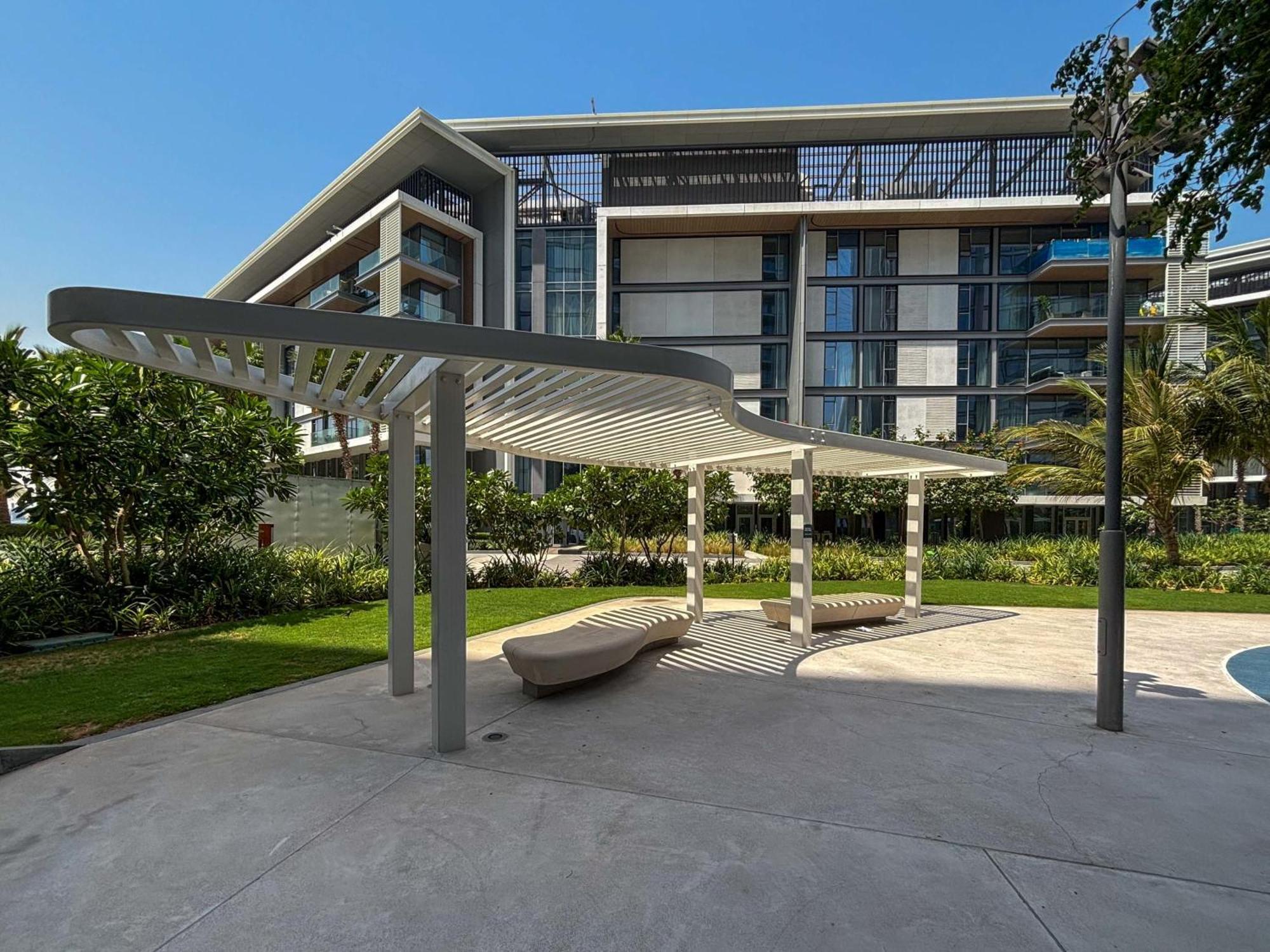 Frank Porter - Bluewaters Residences Building 5