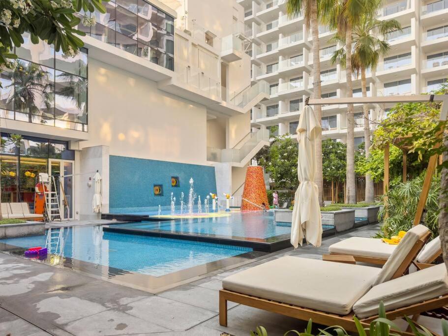 Apartment First Class 2br Palm Paradise Dubai
