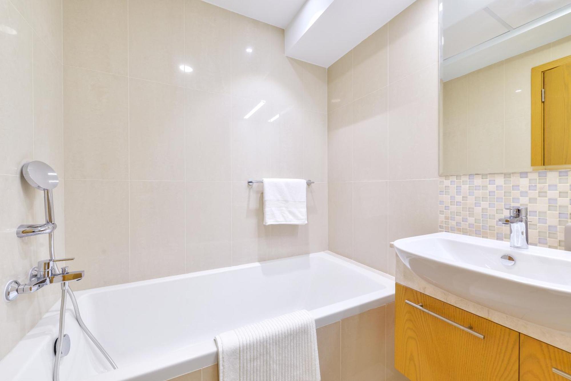 Apartment Skyline Downtown 1br At Bellevue Walk To Burj Dubai