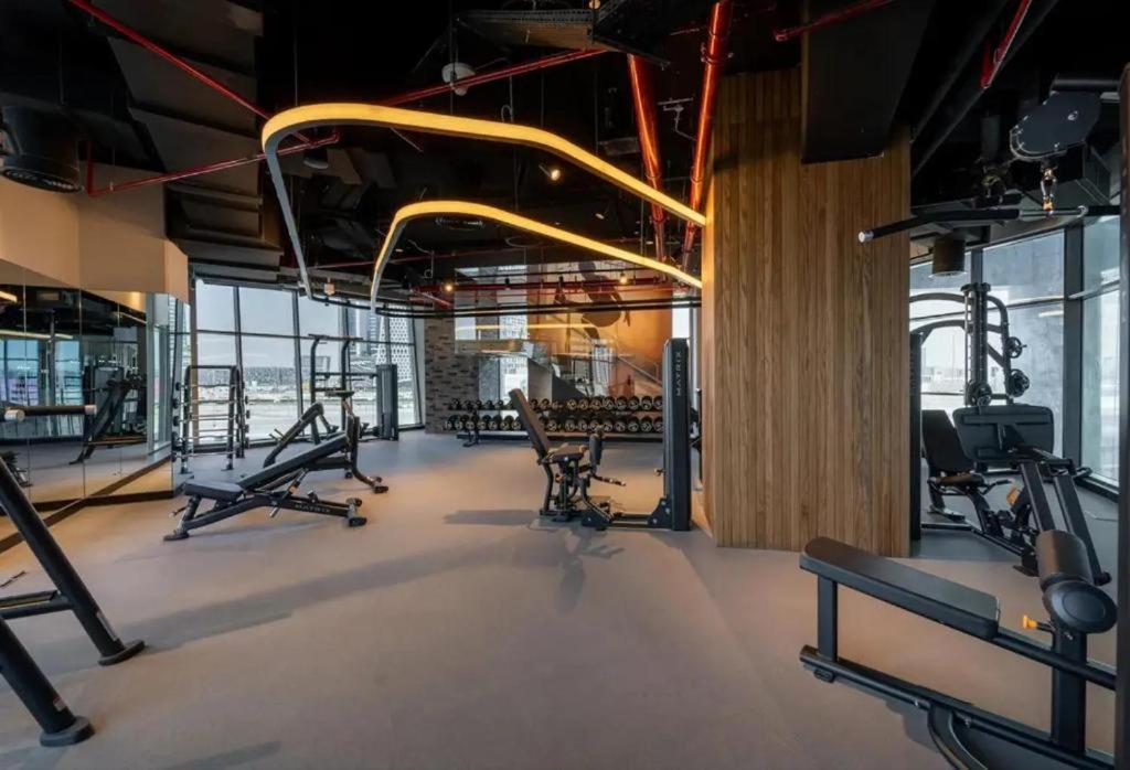 Lux 15 Northside With A Pool, Gym & Canal Views Dubai