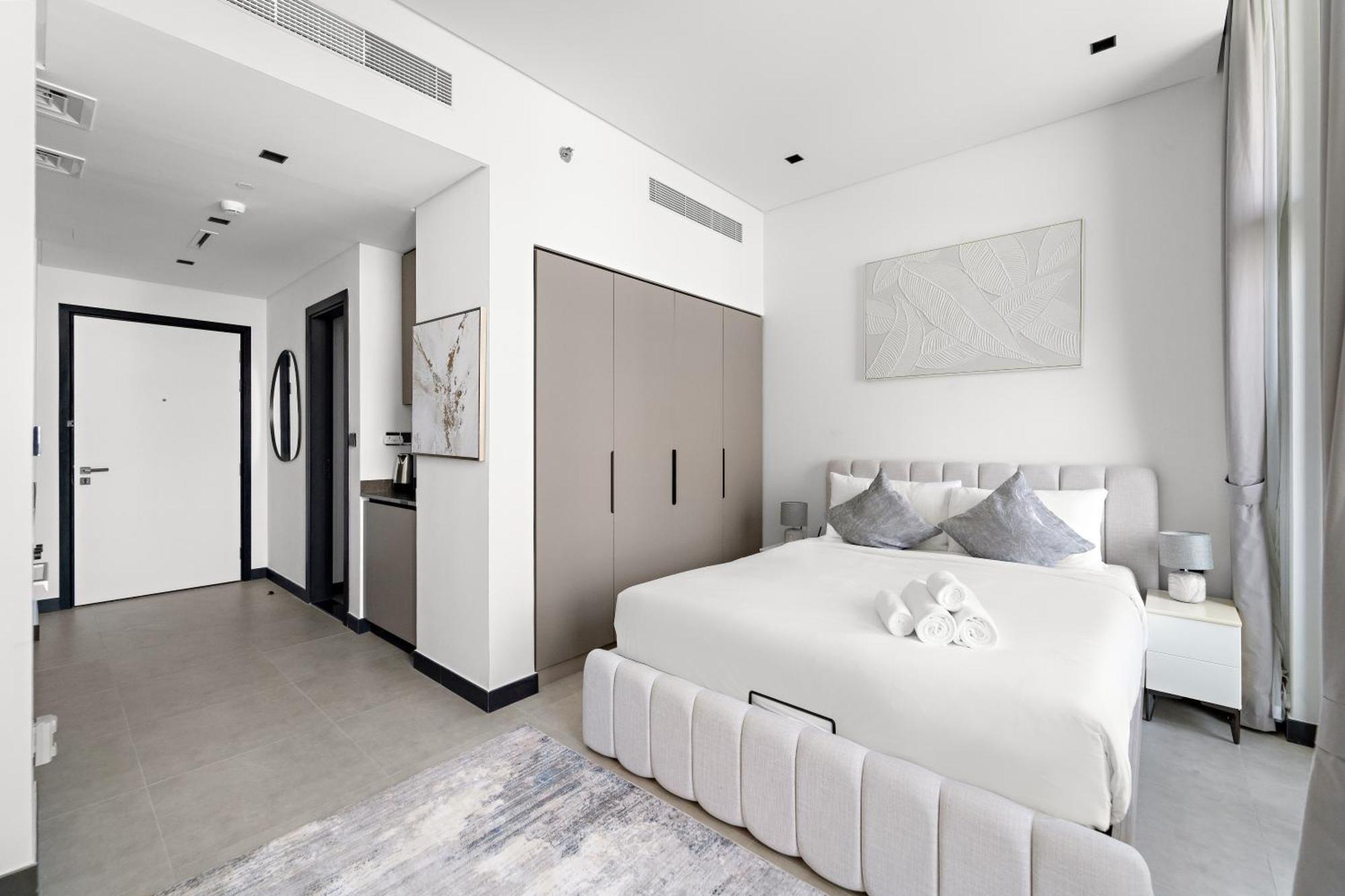 Lux 15 Northside With A Pool, Gym & Canal Views Apartment *