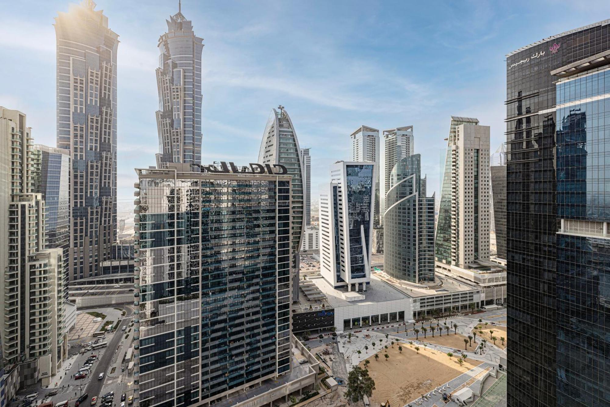 Apartment Modern 1br With Canal View - Zada Tower, Business Bay Dubai