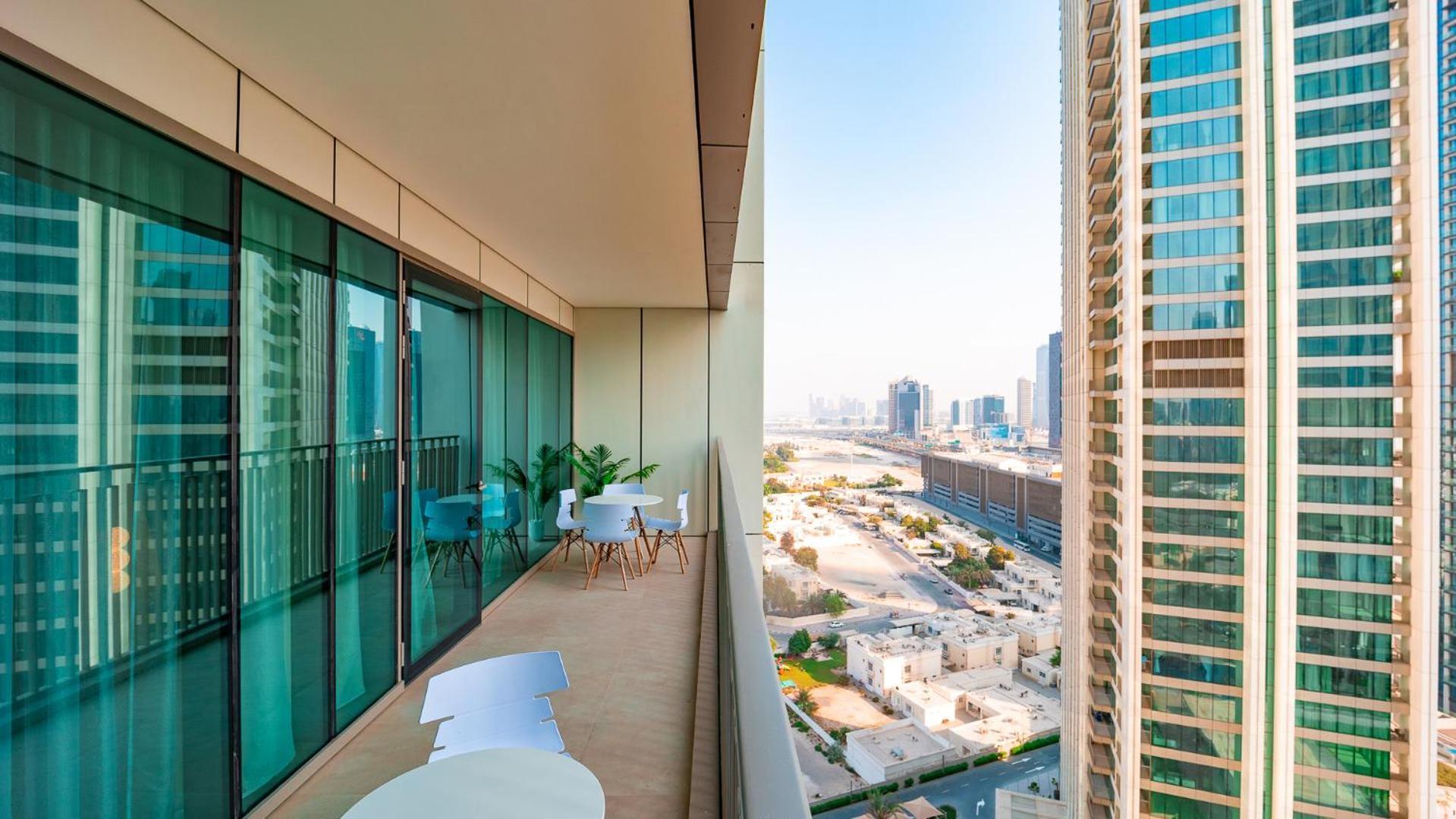 Burj Khalifa View With Grass Turf Balcony-downtown By Tanami Homes Apartment Dubai