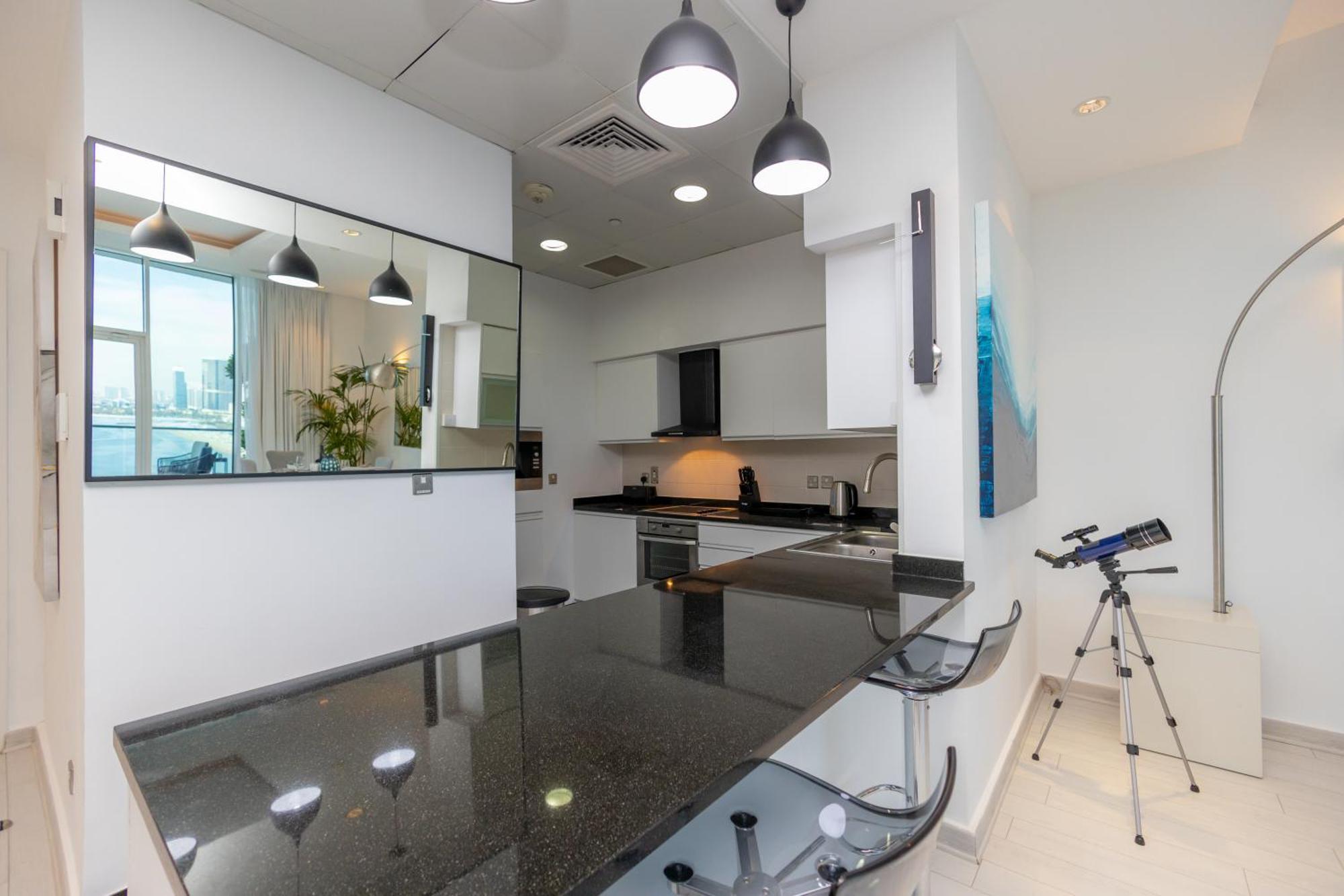 Apartment Welhome - Oceanfront Elegance 1br With Palm & Sea Views