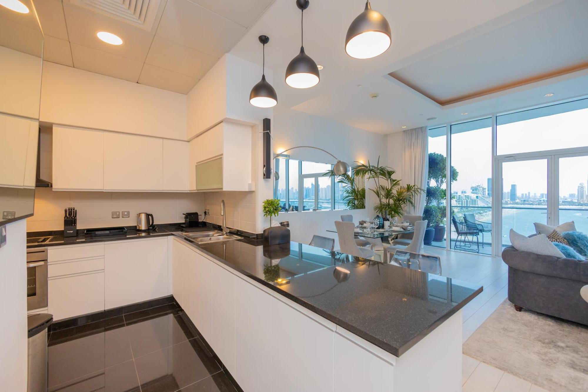 Welhome - Oceanfront Elegance 1br With Palm & Sea Views