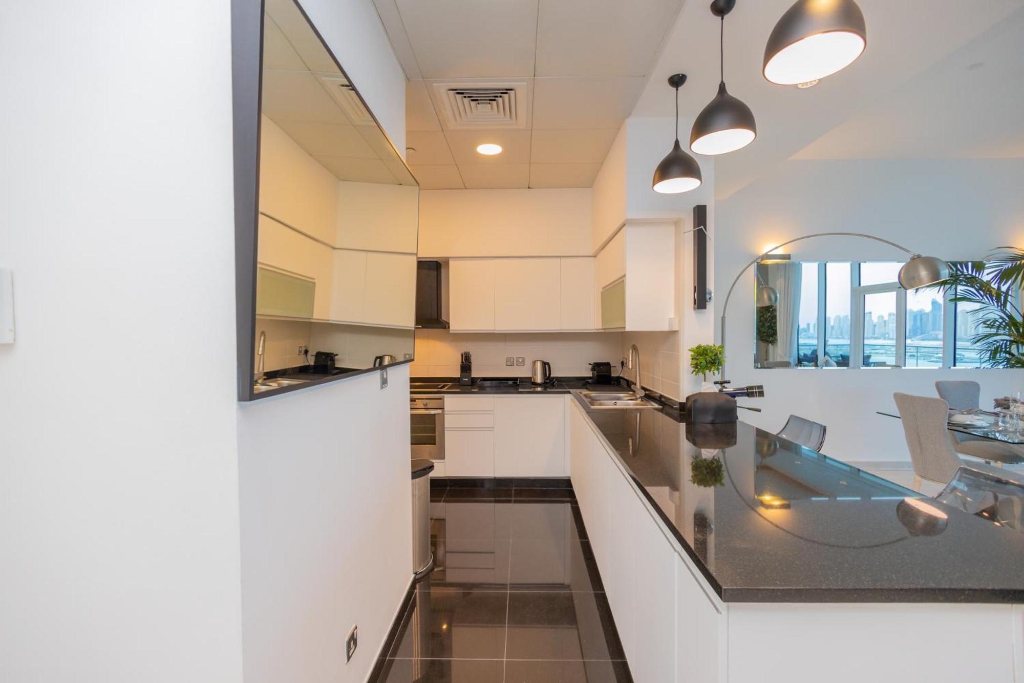 Welhome - Oceanfront Elegance 1br With Palm & Sea Views Dubai