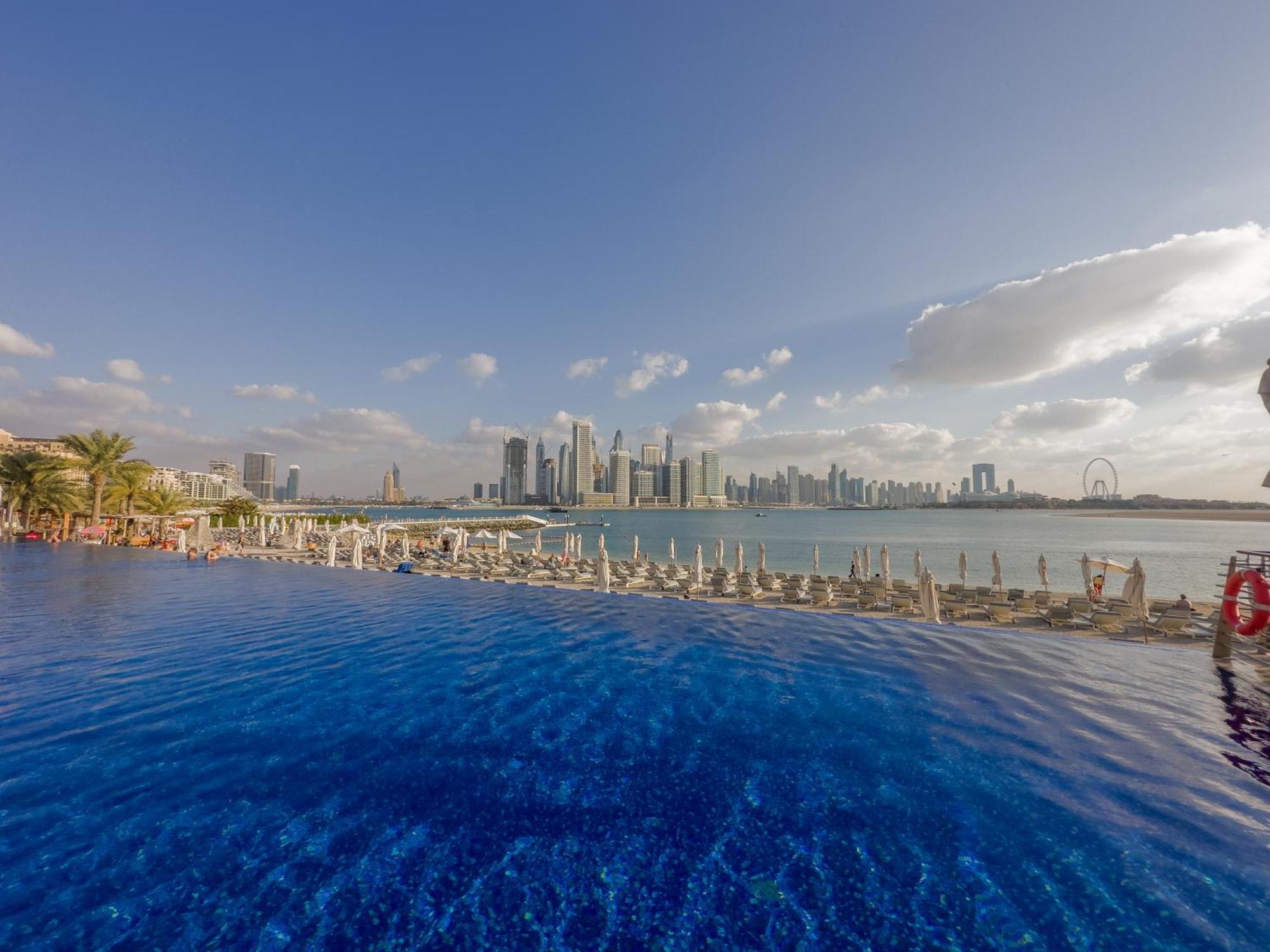Welhome - Oceanfront Elegance 1br With Palm & Sea Views *