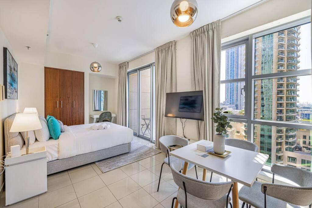 Apartment Modern And Bright In The Heart Of Downtown