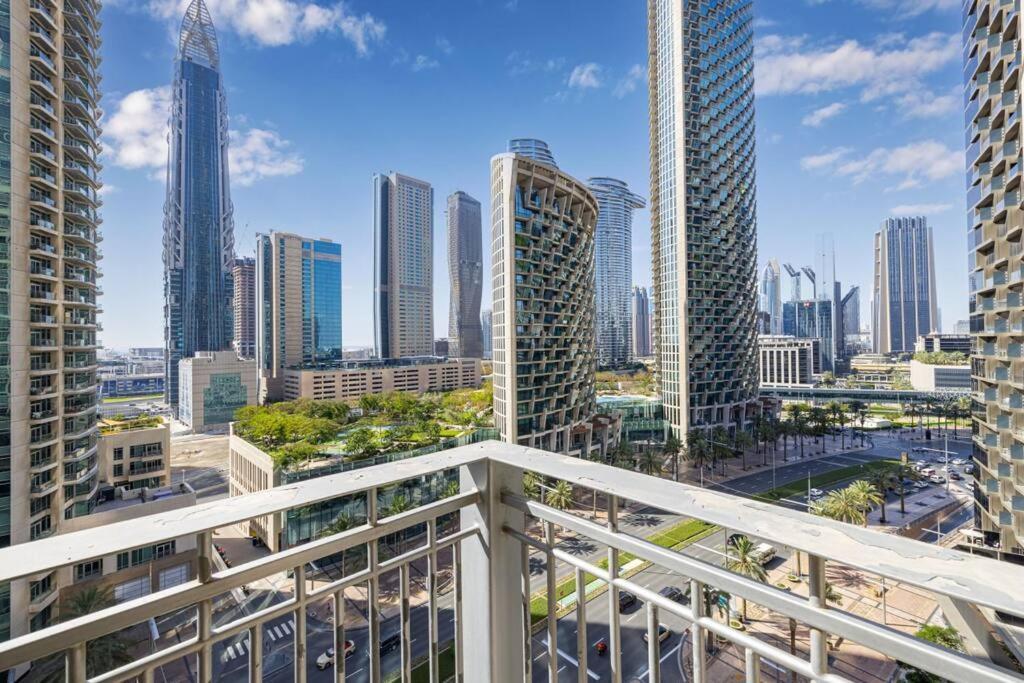 Modern And Bright In The Heart Of Downtown Apartment Dubai