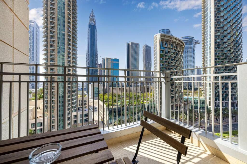 Modern And Bright In The Heart Of Downtown Apartment *