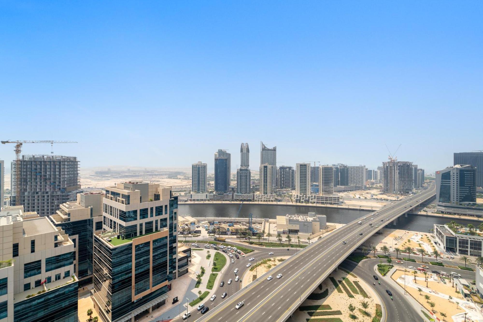Close To Downtown - New 1 Bedroom With Parking Apartment Dubai