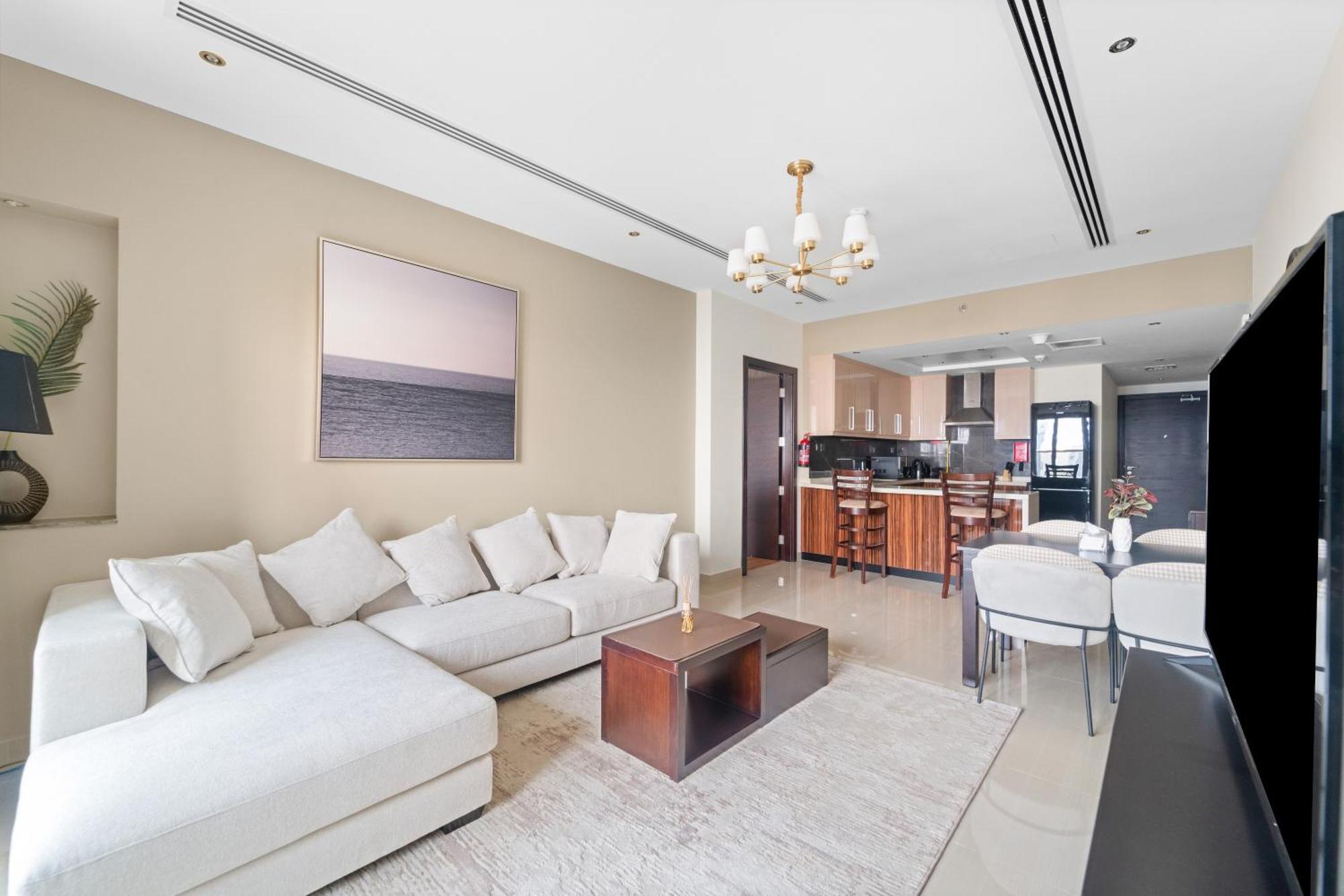 Close To Downtown - New 1 Bedroom With Parking *