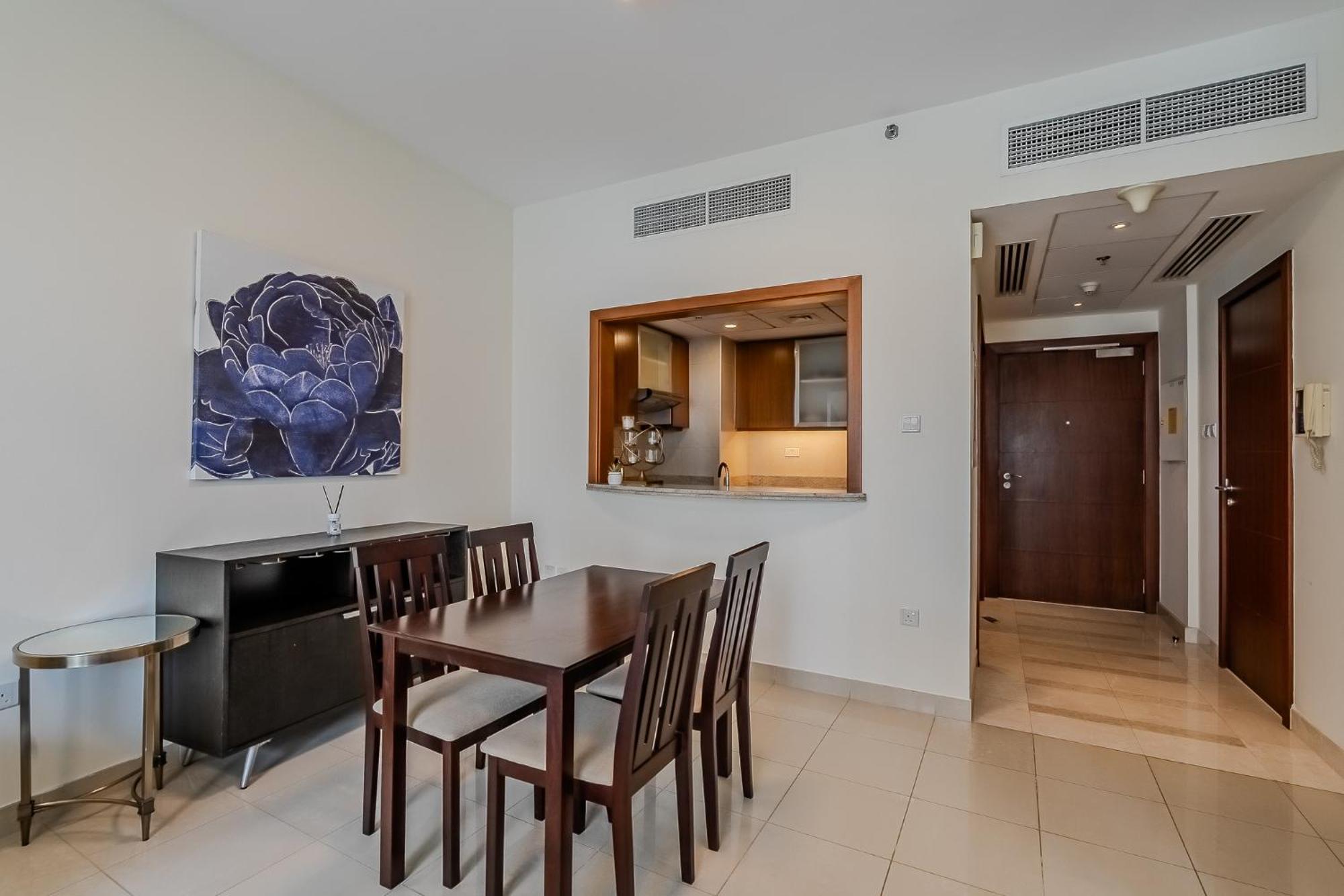 Spacious 1bdr I Standpoint Tower I Downtown Apartment