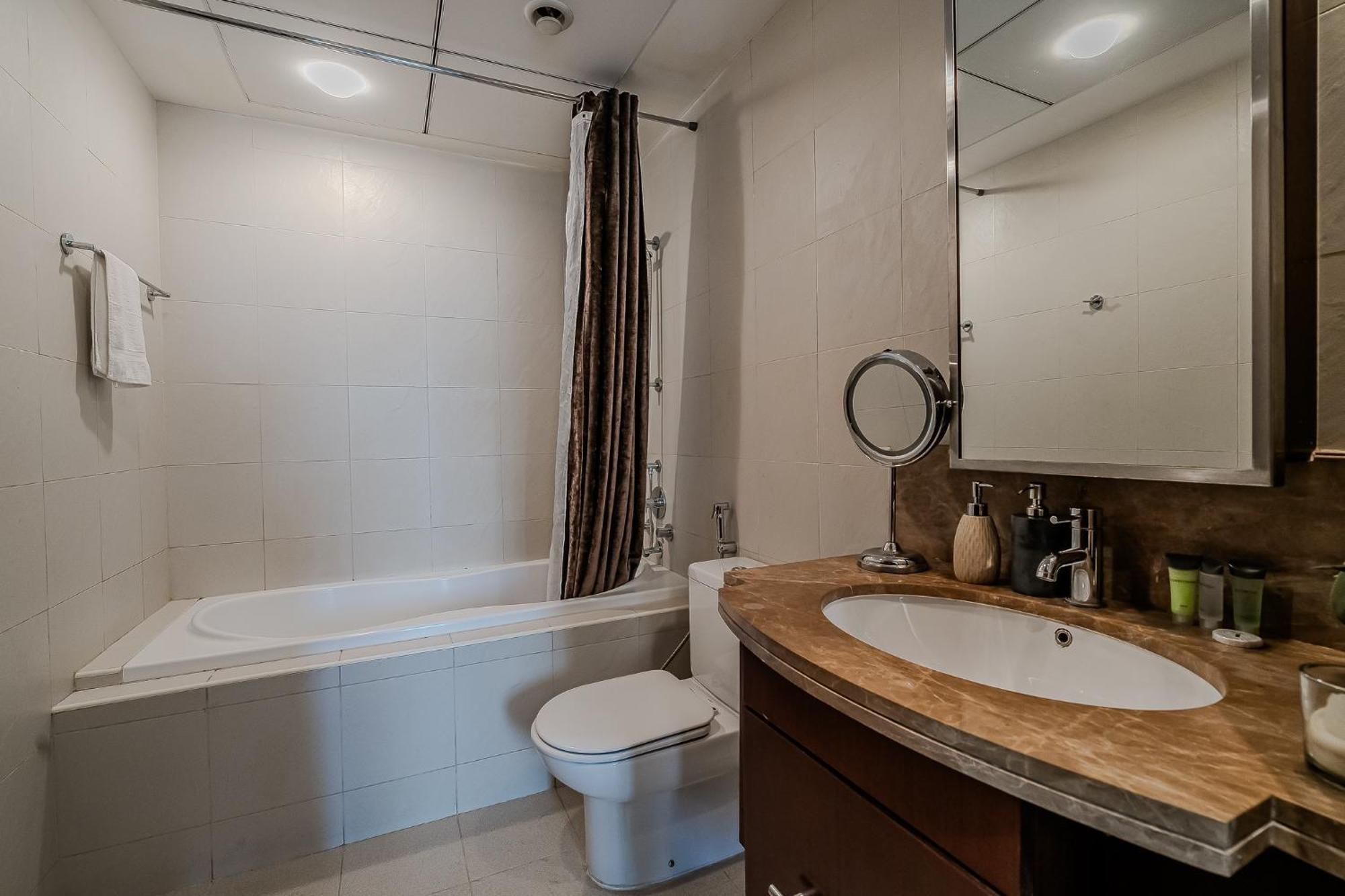 Spacious 1bdr I Standpoint Tower I Downtown Apartment *
