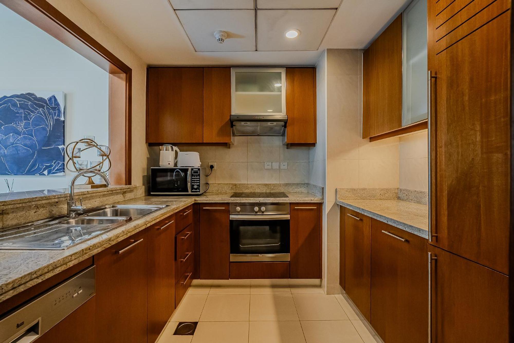 Spacious 1bdr I Standpoint Tower I Downtown * Dubai