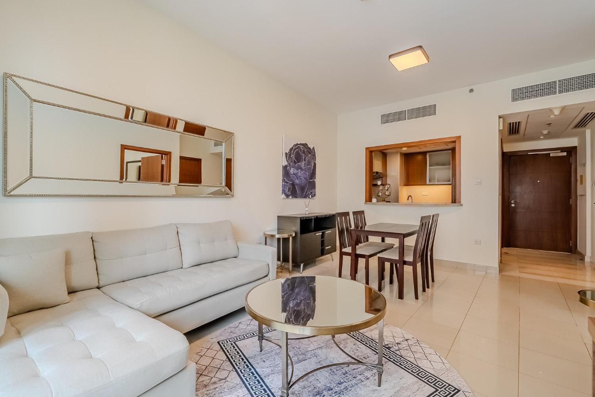 Spacious 1bdr I Standpoint Tower I Downtown * Dubai