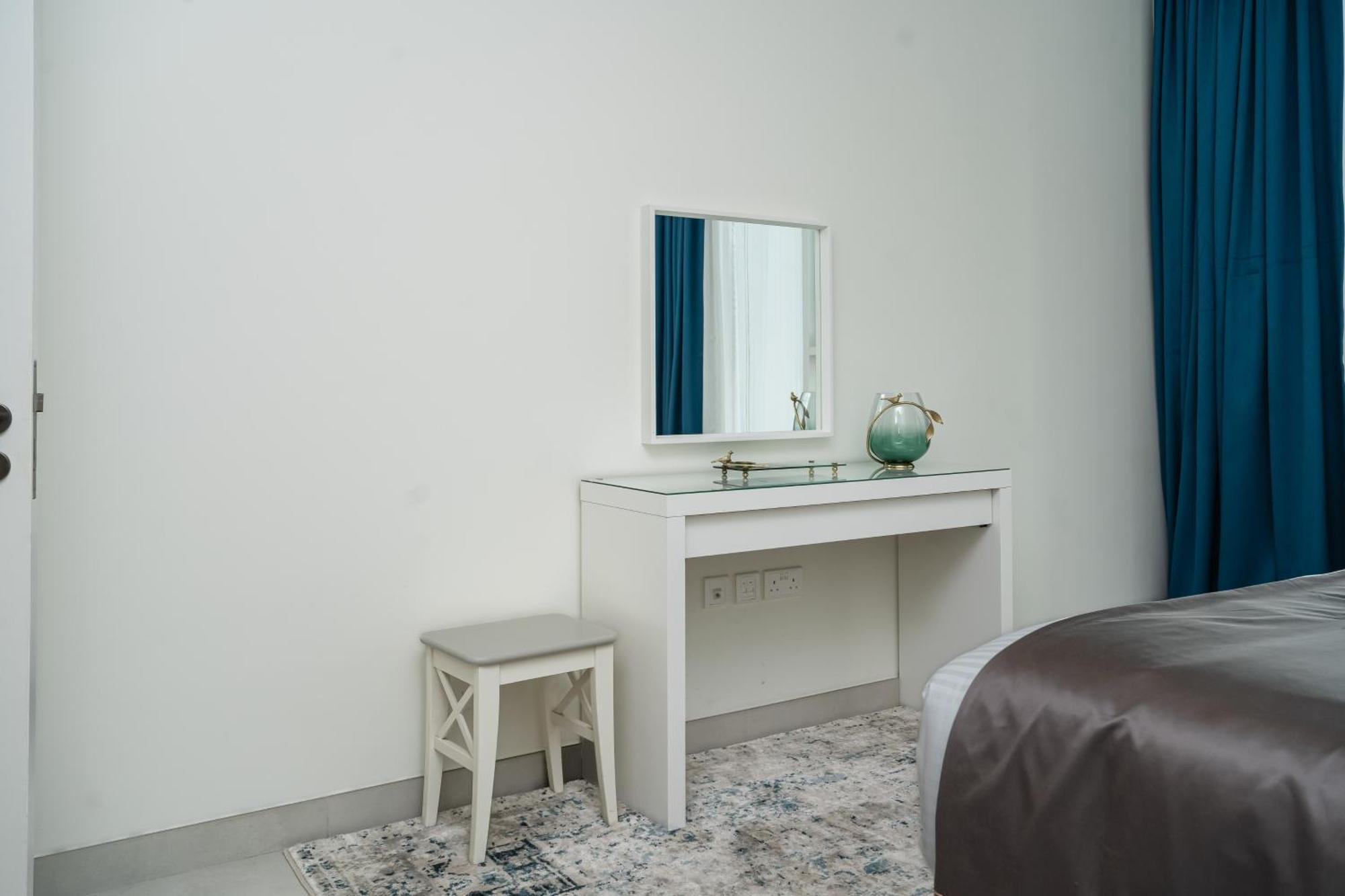 Escape24 Luxury 2br 1 East Tower Zabeel Opposite Zabeel Park Gate Apartment Dubai