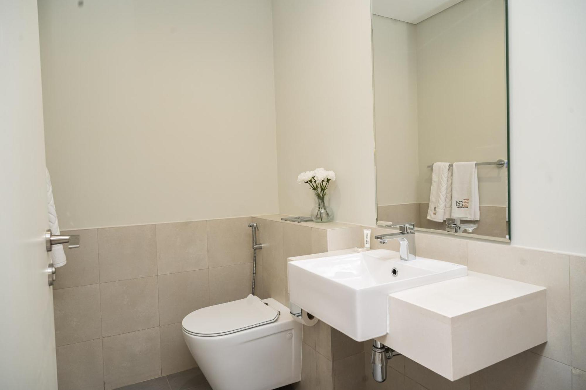 Escape24 Luxury 2br 1 East Tower Zabeel Opposite Zabeel Park Gate Apartment Dubai