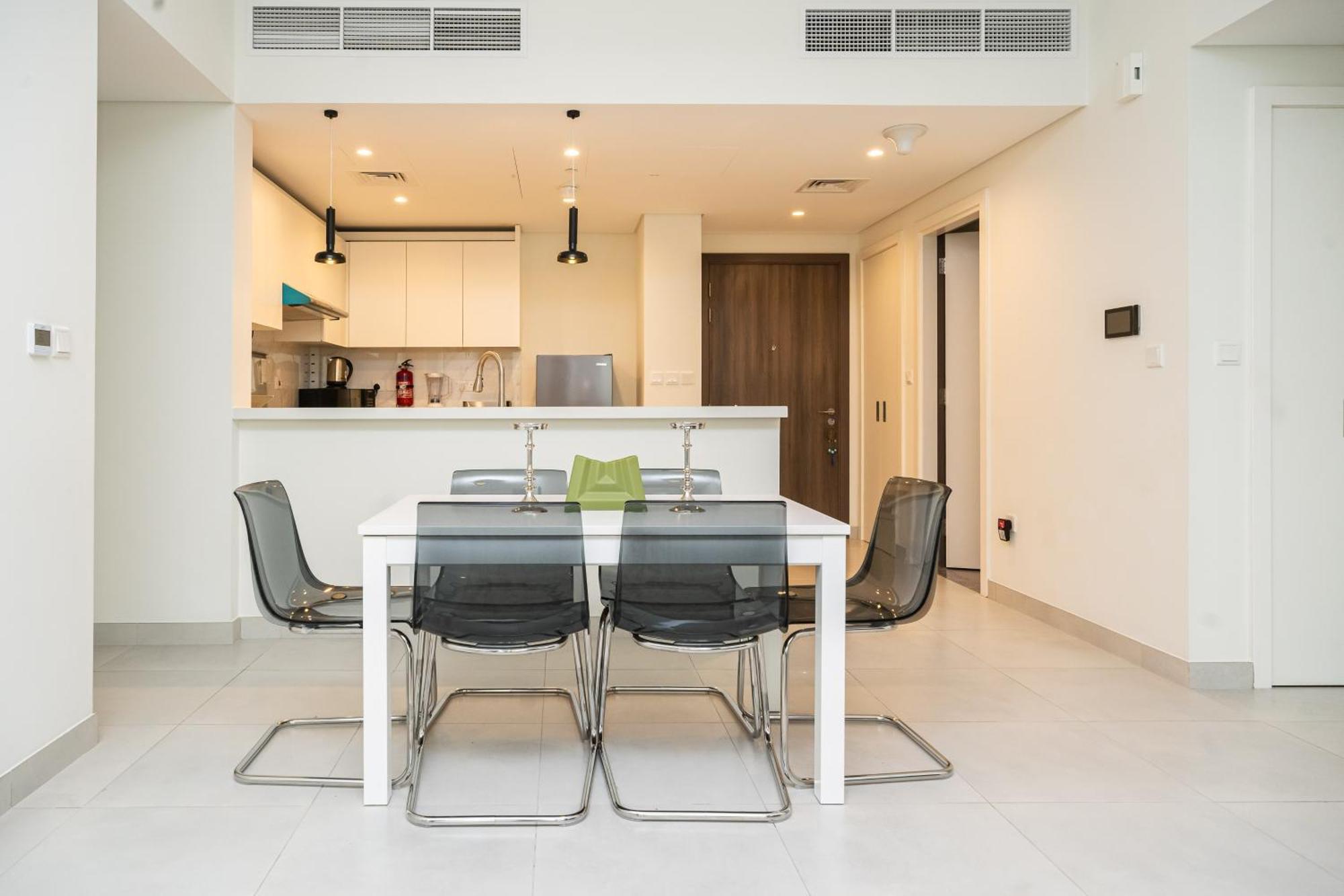 Escape24 Luxury 2br 1 East Tower Zabeel Opposite Zabeel Park Gate *