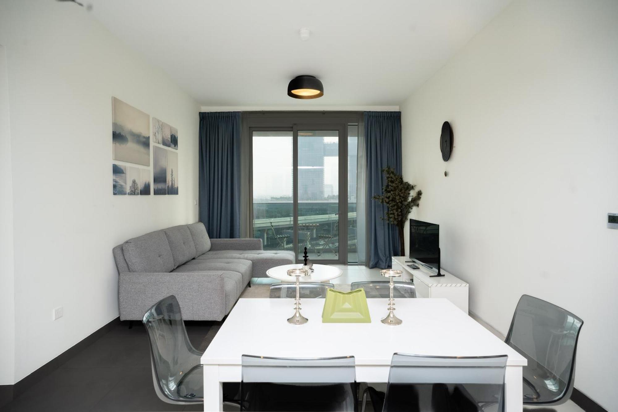 Escape24 Luxury 2br 1 East Tower Zabeel Opposite Zabeel Park Gate Apartment *