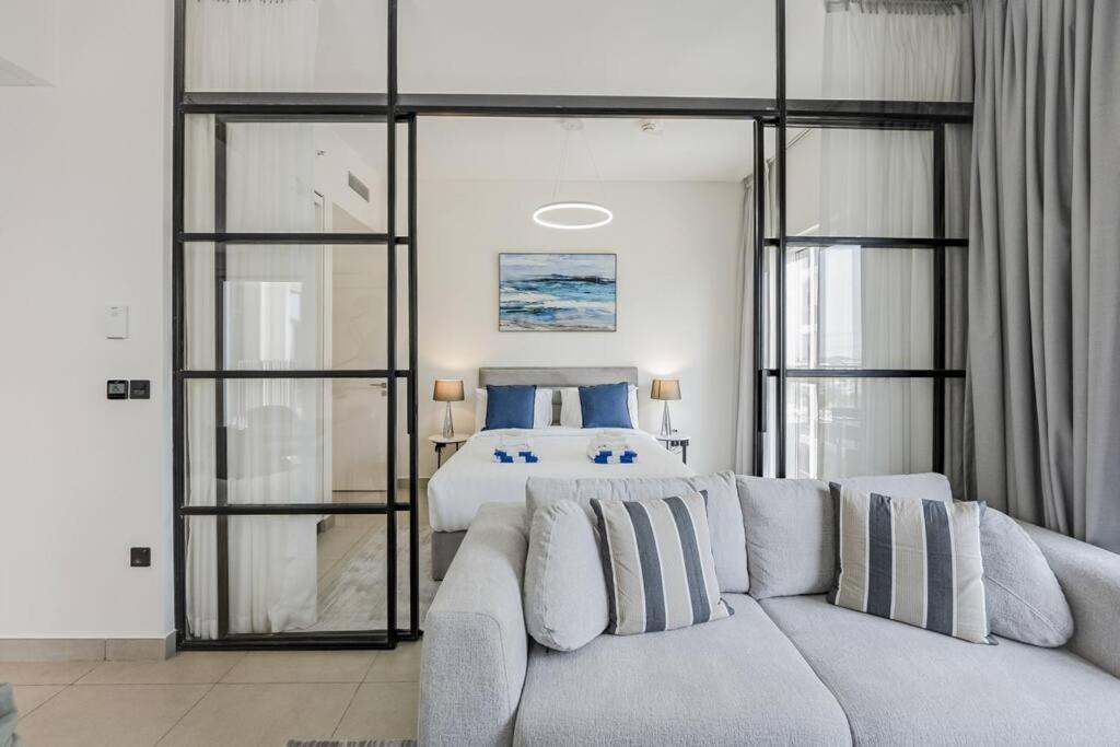 Apartment Luxury At Socio Hills, 2 Beds, Sleeps 4 Dubai