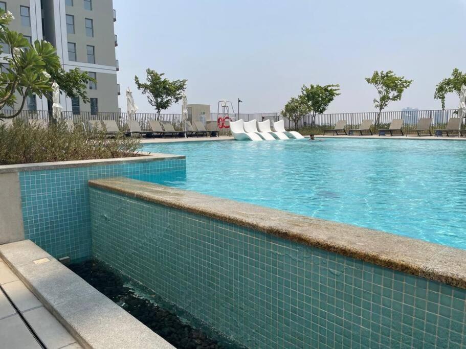 Luxury At Socio Hills, 2 Beds, Sleeps 4 * Dubai