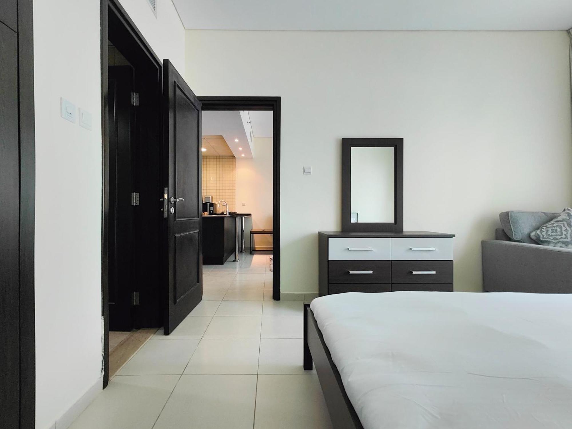 One Bedroom At Royal Oceanic Jbr By Al Sarya *