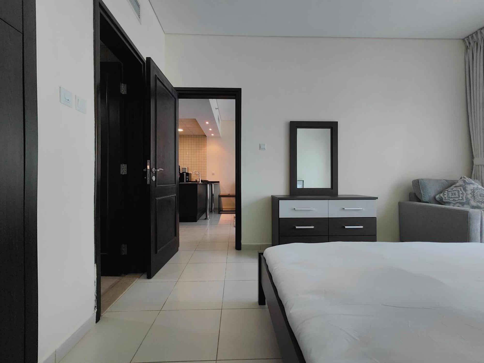 One Bedroom At Royal Oceanic Jbr By Al Sarya * Dubai