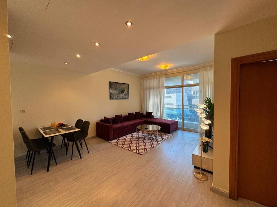 Stylish 1 Bedroom In Marina Apartment